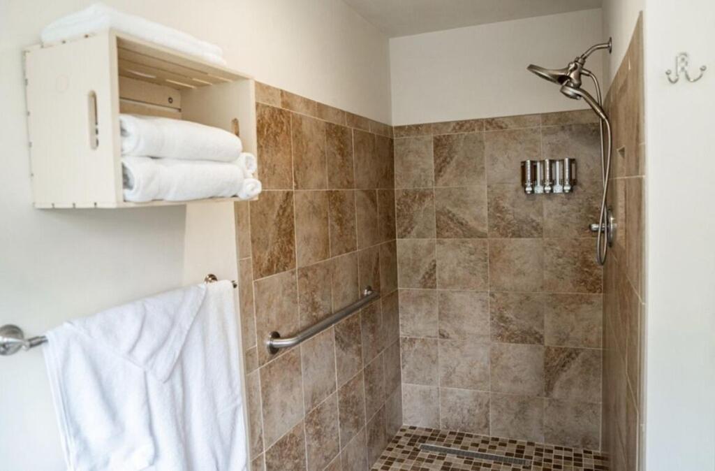 Mockingbird Mountain Spa And Retreat Лурей Екстериор снимка